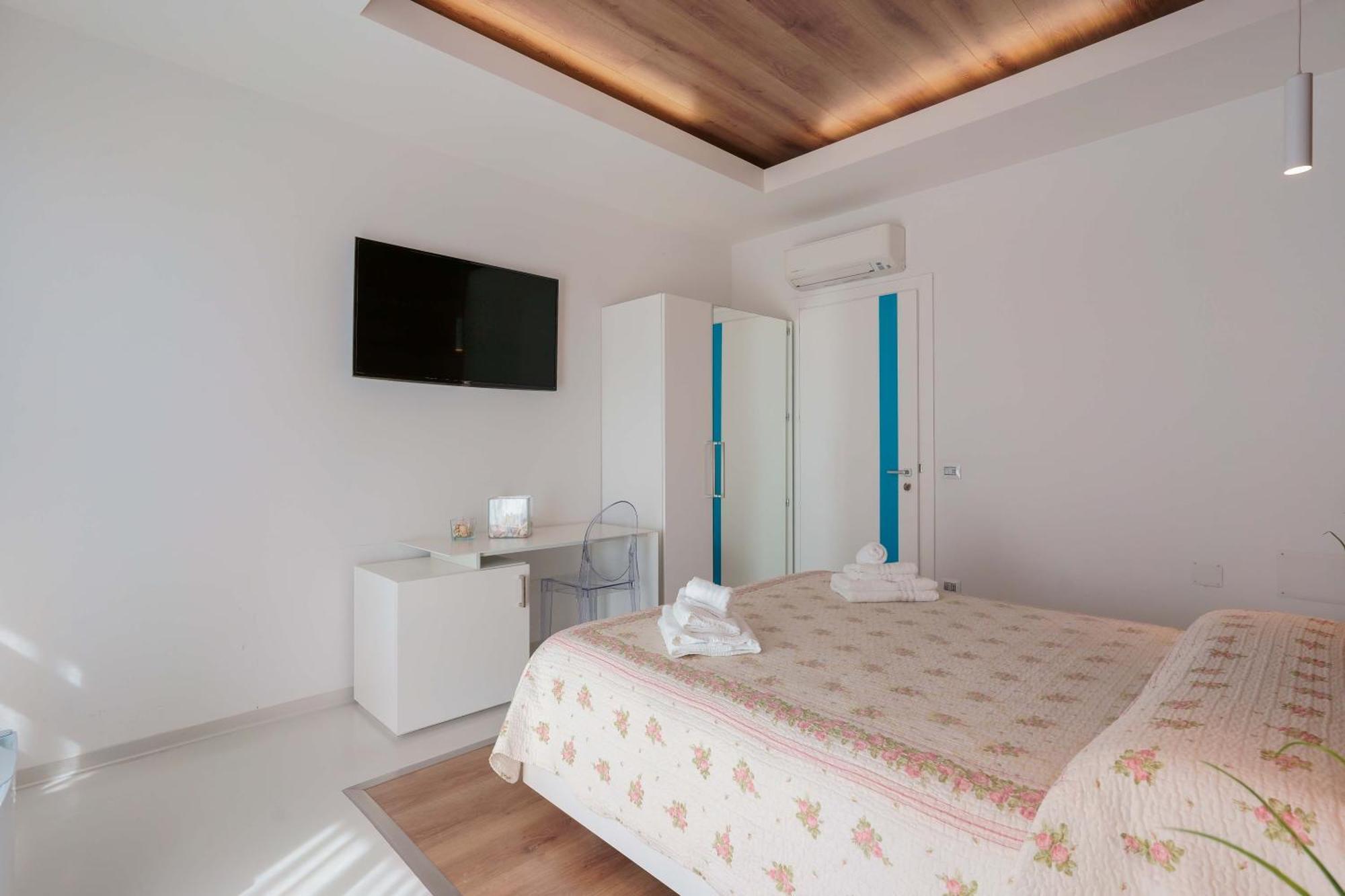 Lumiere Rooms - Eja Sardinia Кальяри Экстерьер фото