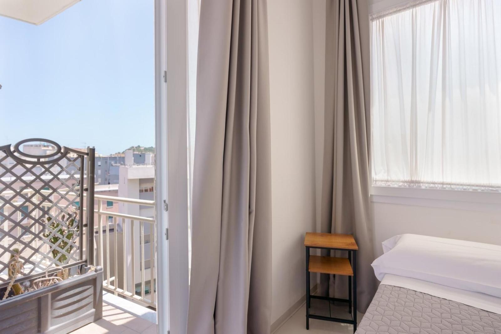Lumiere Rooms - Eja Sardinia Кальяри Экстерьер фото